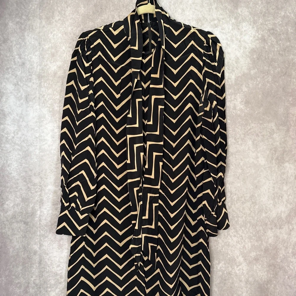 Chevron Patterned 100% Silk Black and Cream Midi Dress - Picture 4 of 10